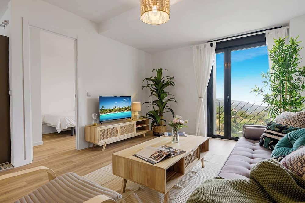 Entire apartment, Dúplex Mar y Montaña in Ojén, Sierra de las Nieves