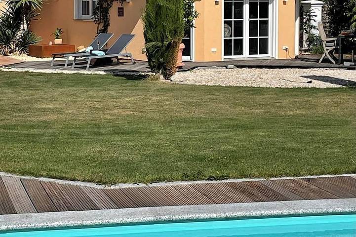 Ferienhaus für 4 Personen, mit Terrasse und Garten sowie Pool - 1