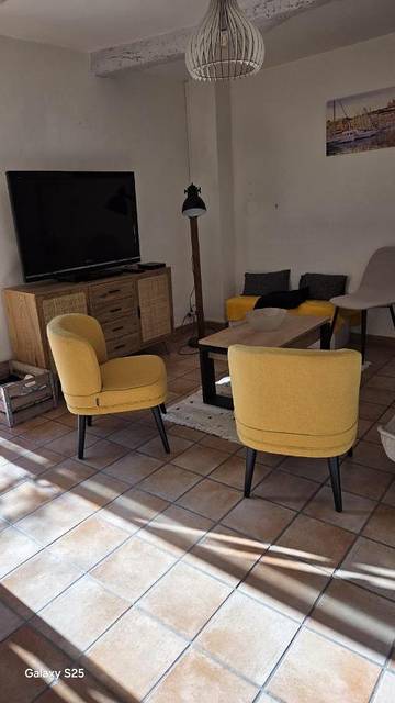 Location de vacances pour 4 personnes, avec balcon à Cruis