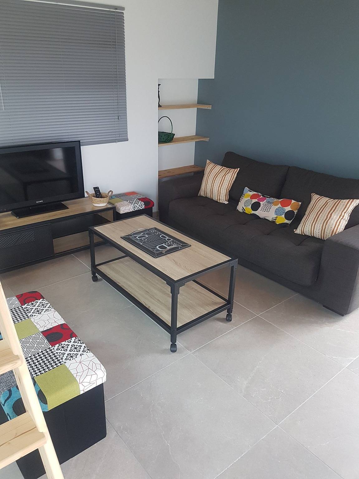 Gîte De La Martinière near Beauval: Private Terrace, Garden, Wi-Fi in Vallières-les-Grandes in Vallières-les-Grandes, Blois region