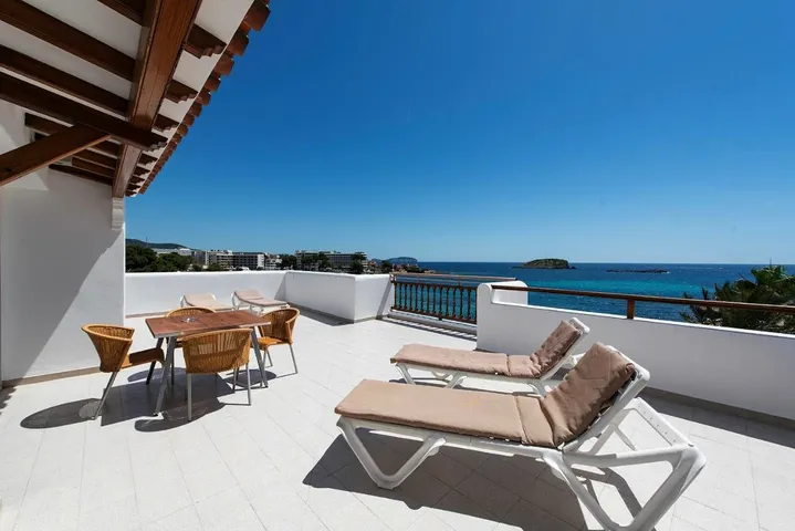 Apartmenthotel für 4 Personen, mit Terrasse und Pool sowie Ausblick - 1