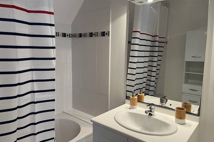 Location de vacances pour 4 personnes, avec jardin et terrasse dans Plage De Port De Deuborh Sauzon - 4