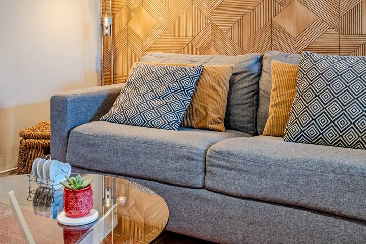Studio entier, Studio 'Le Grand Large' avec terrasse partagée, jardin partagé et Wi-Fi in Lopérec, Région de Châteaulin