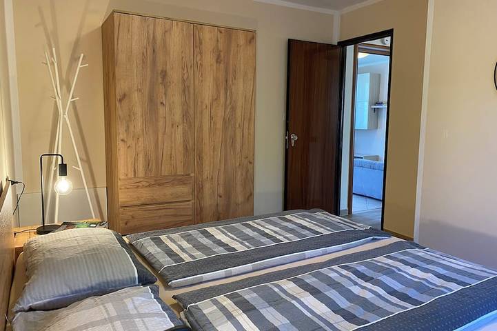 Ganze Wohnung, Direkt Am Strand/See, Fewo bis 4 Pers., Pool und Garten, Villa Soghetta Typ S2 in Idro, Gardasee-Berge