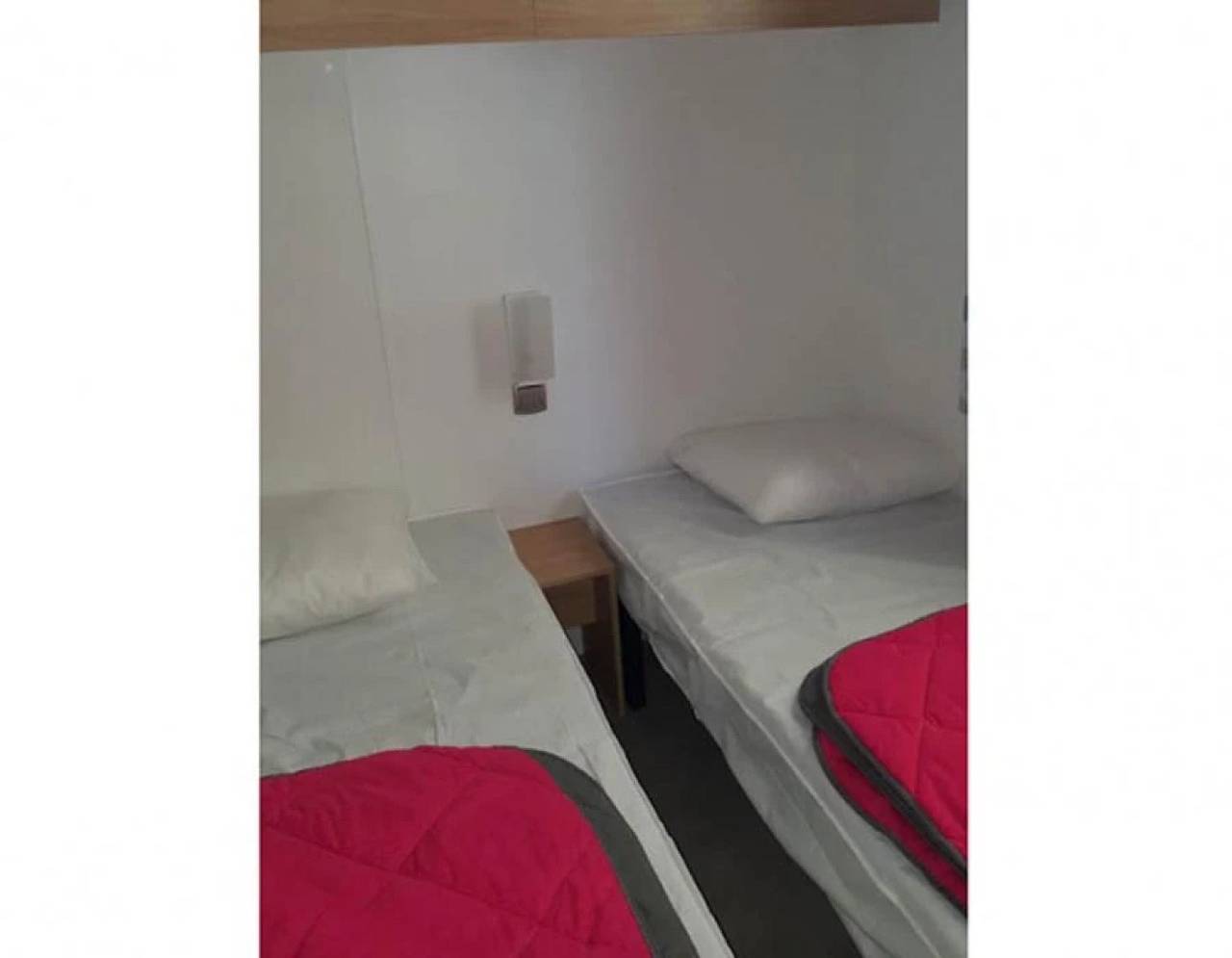 Zecamping 4 étoiles mobil-home Tv clim 36m2 in Saint-Cyprien, Côte méditerranéenne (France)