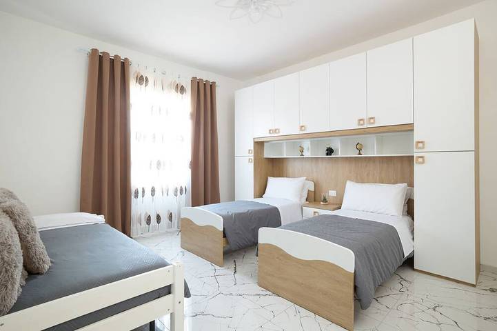 Appartement entier, [Free Parking Elmi -3-Wi-Fi - Ac] lake 700mt ~ in Arona (Lago Maggiore), Commune de Arona