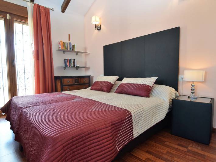 Casa rural para 6 personas, con Balcón y Terraza además de Jardín y Piscina en Jacarilla - 4