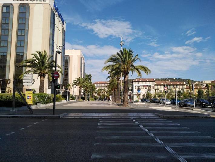 Gîte pour 6 personnes, avec vue et jardin dans Bowling Acropolis Nice - 3