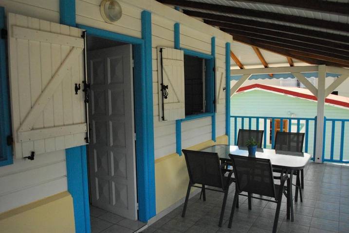 Gîte pour 2 personnes, avec terrasse et vue à Saint-Pierre (ville) - 4