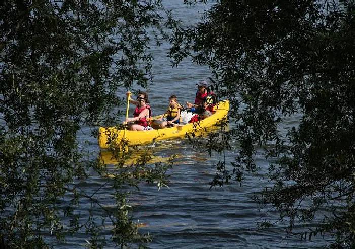 Camping pour 4 personnes, avec terrasse dans le Cher - 4