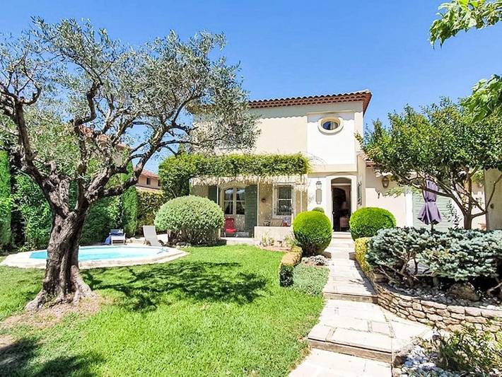 Ferienhaus für 6 Personen, mit Terrasse und Pool, mit Haustier in Carpentras