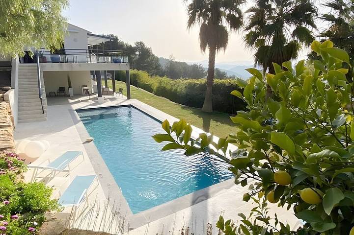 Chambre d’hôte pour 2 personnes, avec Jacuzzi et Jardin ainsi que Piscine et Sauna à Bandol