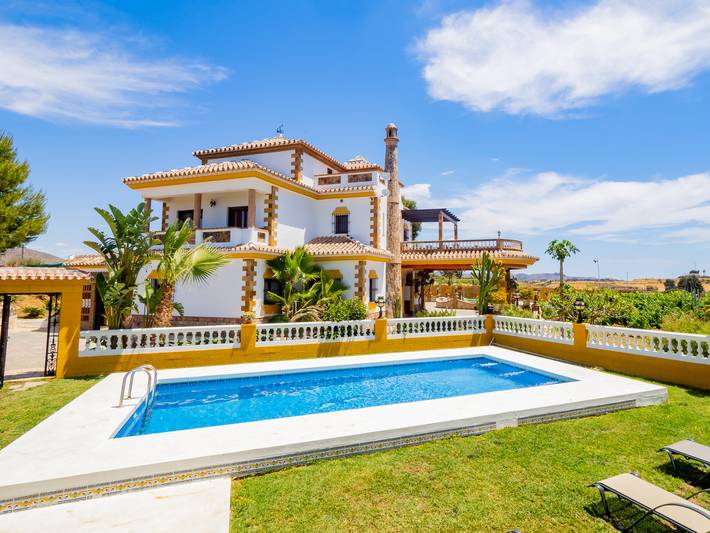 Cubo's Villa Fina & Minigolf included in Cártama, Cordillera Penibética