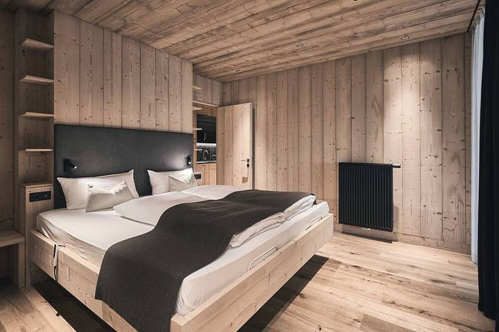 Luxurious Chalet in the Racines forest with private jacuzzi in Stubaier Alpen, Ratschings
