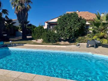Gîte pour 8 personnes, avec jardin et piscine, animaux acceptés à Palau-del-Vidre
