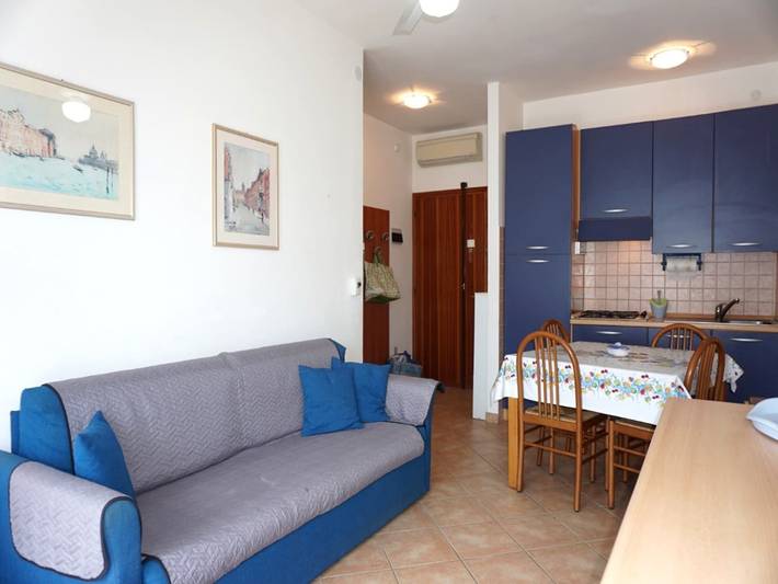 Ferienwohnung für 6 Personen, mit Balkon und Pool, kinderfreundlich in Porto Santa Margherita - 2