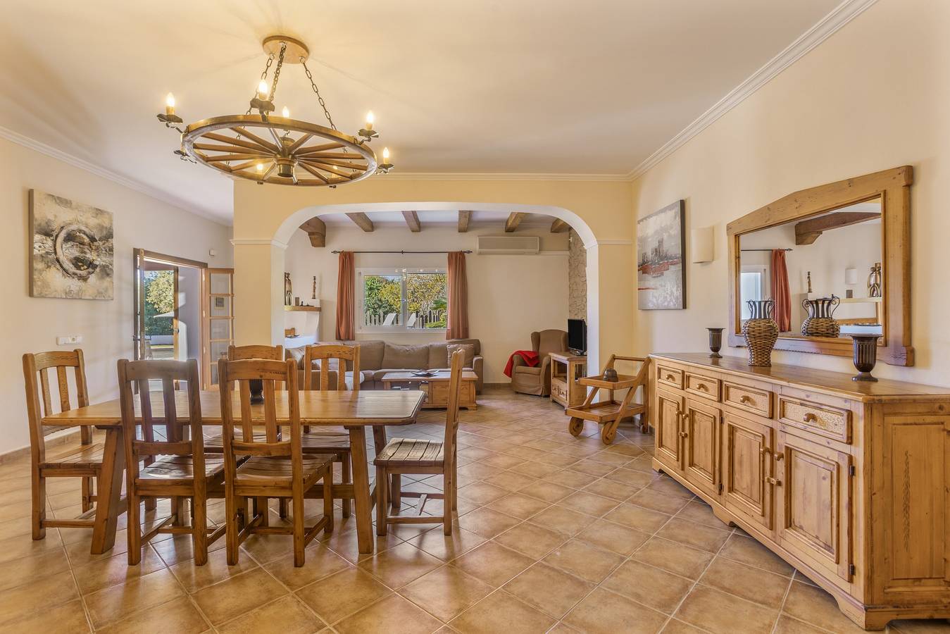 Prachtige Villa "Can Pepe Pujolet" met Uitzicht op de Bergen, Zwembad, Wifi, foto 10