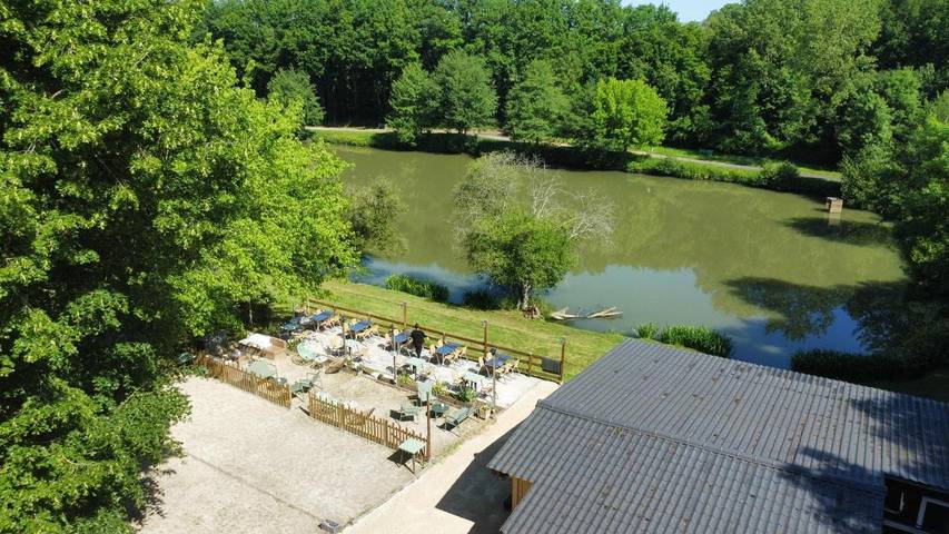 Location de vacances pour 2 personnes, avec vue ainsi que jardin et vue sur le lac à Prunay-Cassereau - 4