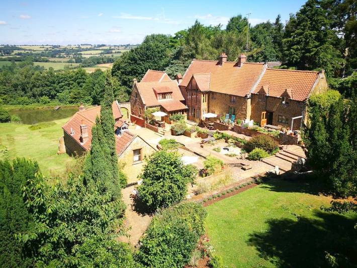 Seven-Bedroom House in Oxfordshire