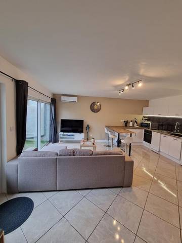 Gîte pour 4 personnes, avec terrasse et jardin à Chavanay