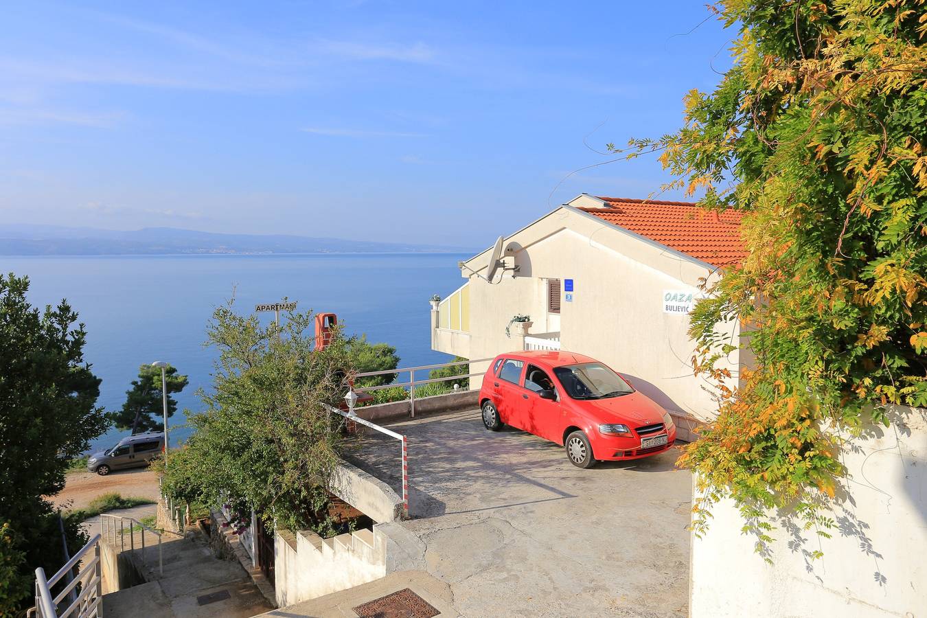 Ganze Wohnung, 1-Zimmer-Ferienwohnung mit Terrasse und Meerblick Balica Rat, Omis -b in Stanici, Omis-Riviera