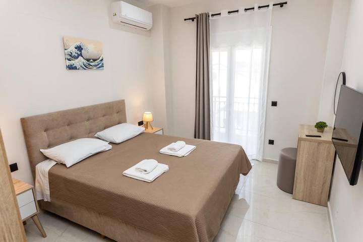 Chambre d’hôte pour 4 personnes, avec Balcon et Terrasse à Héraklion