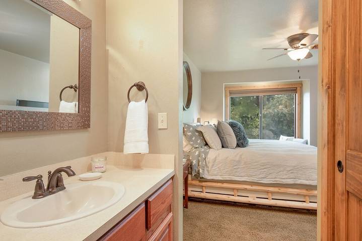 Vacation rental for 6 people, with yard, with pets in McCall