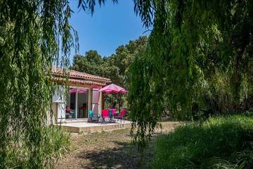 Location de vacances pour 5 personnes, avec terrasse et jardin dans Plage De Maora