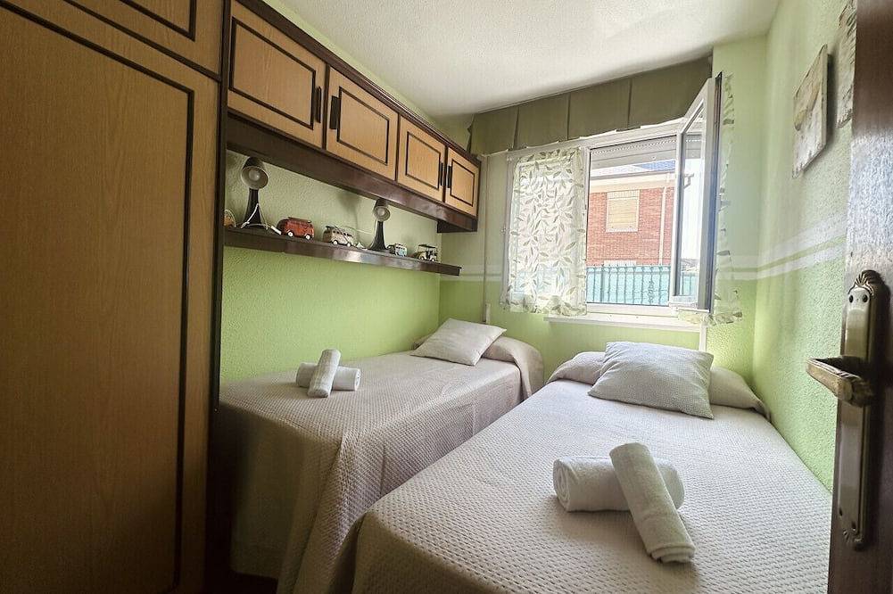 Entire apartment, Beach, Somo and Surf 30025 in Somo, Ribamontán al Mar