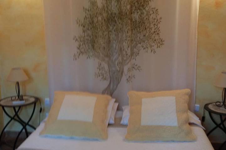 Gîte pour 6 personnes, avec terrasse et piscine à Montaren-et-Saint-Médiers - 2