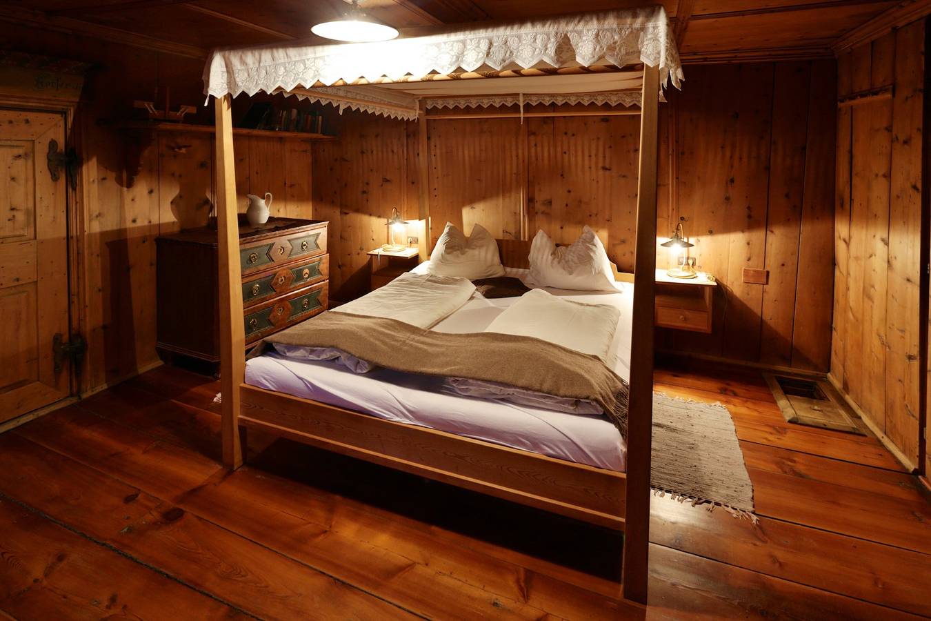 Ganze Wohnung, Apartment „Oberniederhof Anno 1290“ mit Bergblick, Gemeinschaftsgarten und Wlan in Unser Frau, Schnals