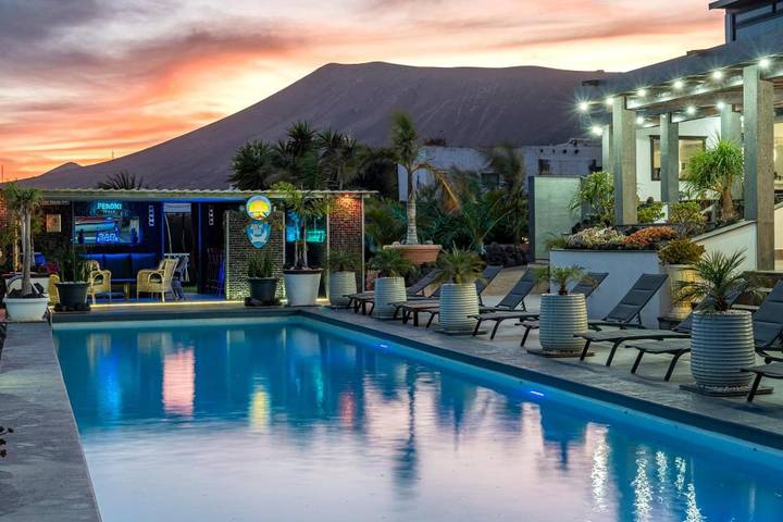 Casa rural para 25 personas, con Jacuzzi y Terraza además de Jardín y Piscina en Mácher - 3