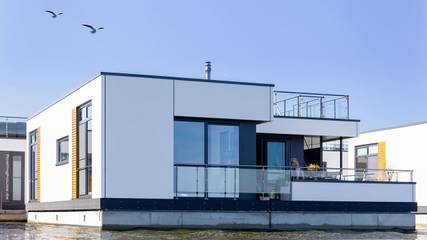 Boot für 6 Personen, mit Seeblick und Terrasse in Ribnitz-Damgarten