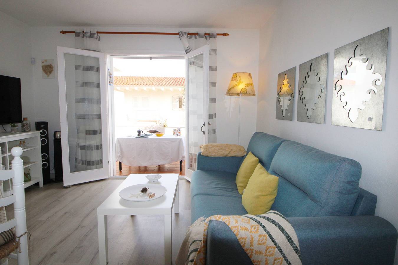 Apartamento entero, Apartamento con terrazas , patio, parking ,parque, jardín y piscinas. in Son Parc, Es Mercadal