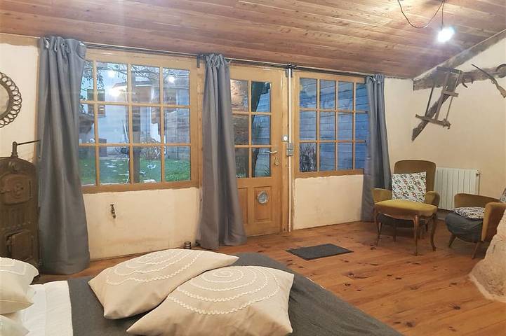 Location de vacances pour 12 personnes, avec terrasse et jardin, animaux acceptés dans Église Abbatiale Saint Philibert de Tournus - 4