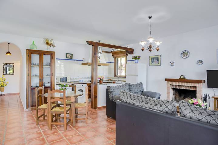 Tranquilla Casa Villanueva 2 con piscina privata, terrazza, giardino e Wi-Fi in Conil de la Frontera, Costa de la Luz