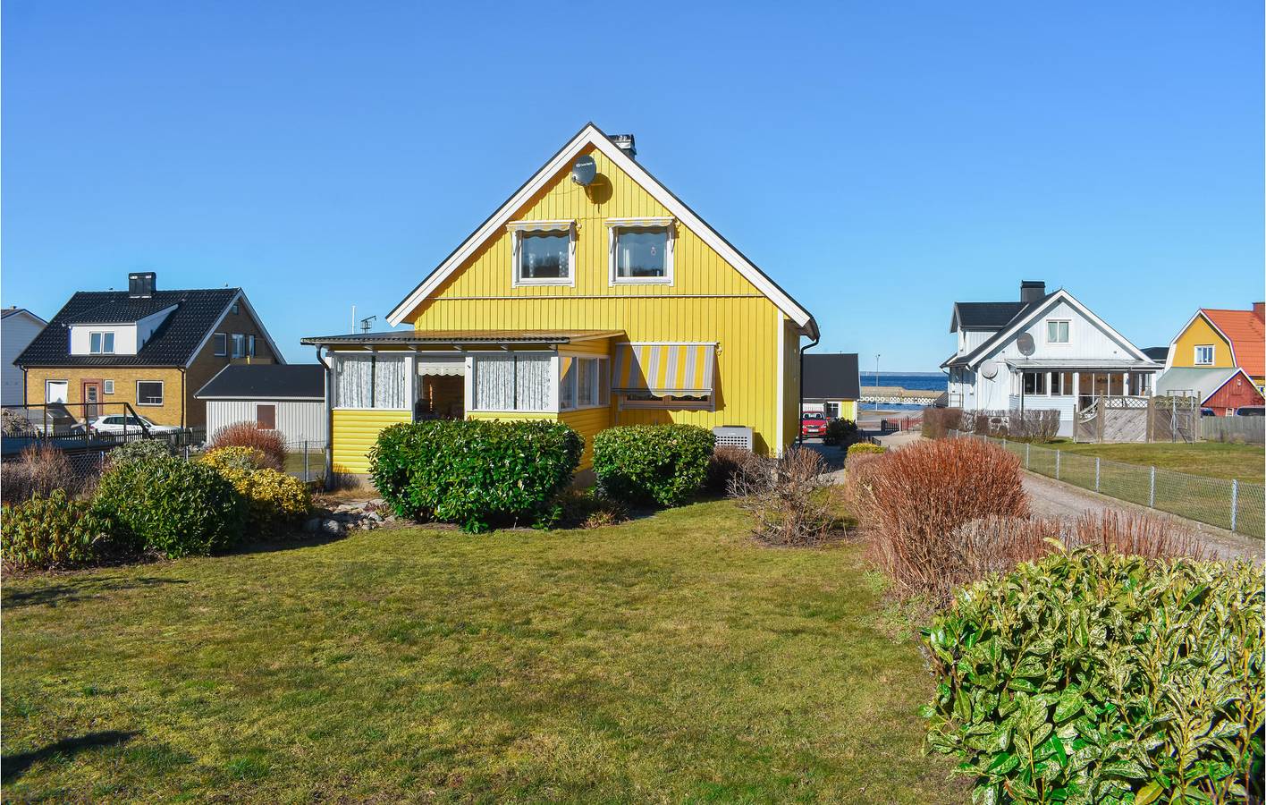 Hus för 8 Personer, med terass och trädgård