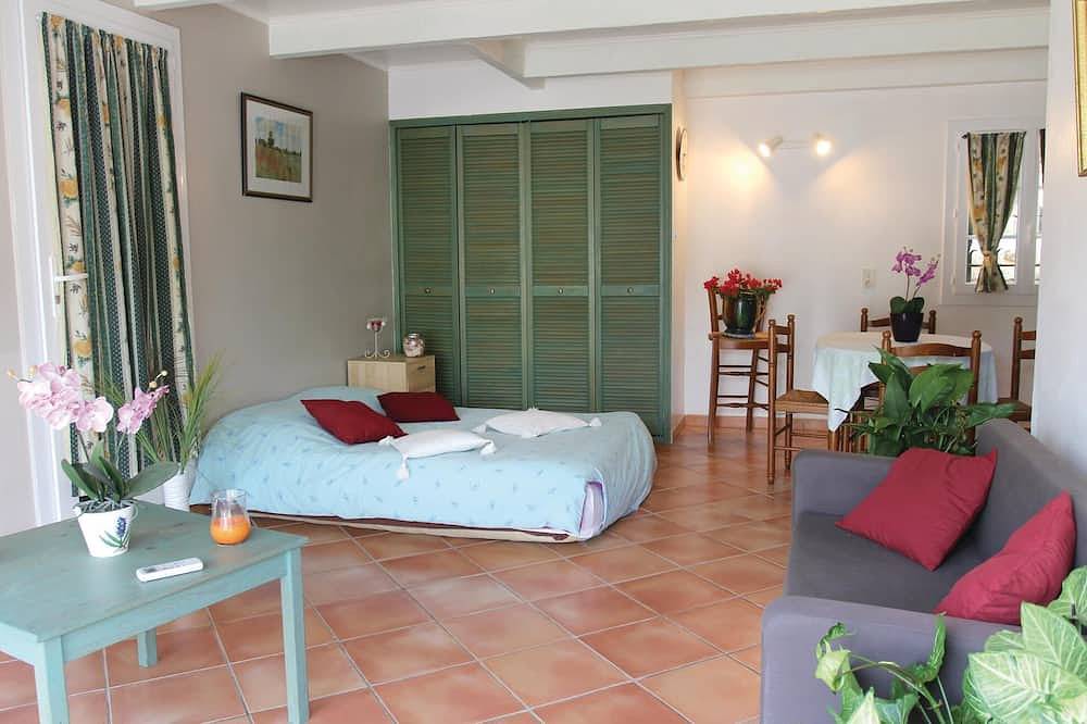 Beautiful home in Lancon de Provence in Lançon-Provence, Aix-en-Provence region