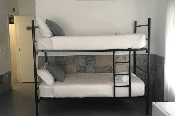 Gîte pour 4 personnes, avec jardin ainsi que jacuzzi et piscine dans Árvore - 4