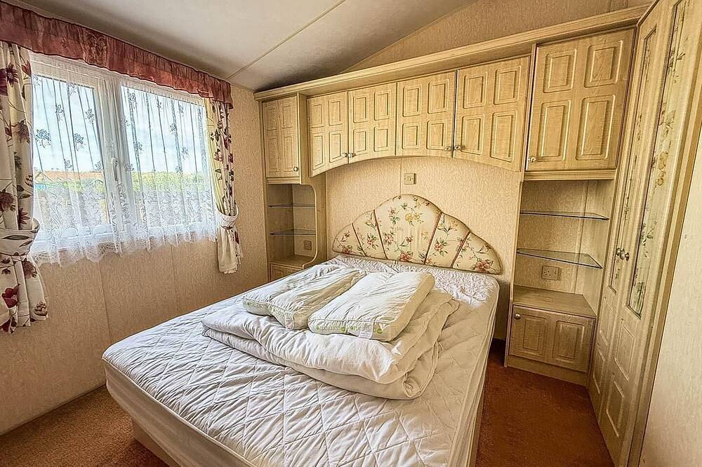 Great 6 berth caravan, perfect for a beach holiday in Hunstanton in Hunstanton, Norfolk Coast