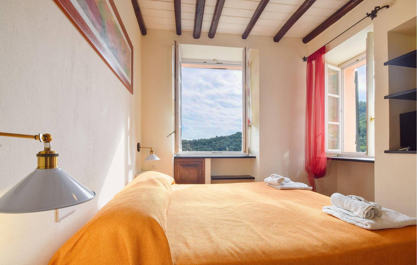 Ganze Ferienwohnung, Apartment am Strand mit Pool und AC, 2 km vom Strand entfernt in Recco, Ligurische Küste