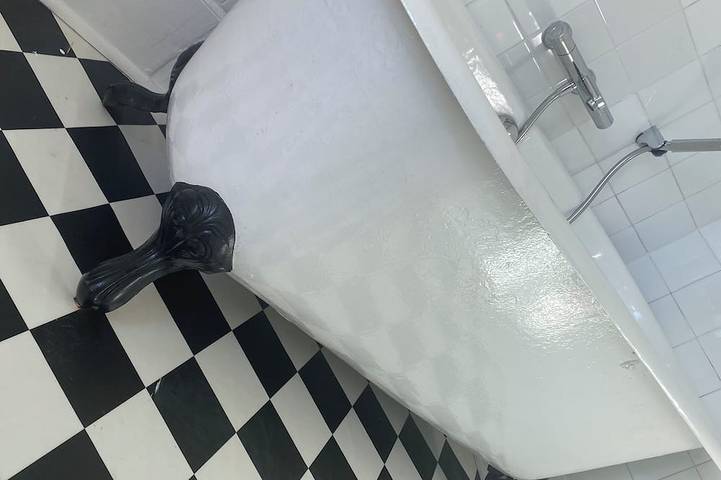 Location de vacances pour 12 personnes, avec jardin et piscine à Barry-d'Islemade - 4