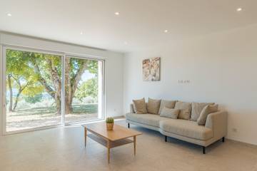 Villa voor 10 Personen in Cucuron, Parc naturel régional du Luberon, Afbeelding 2