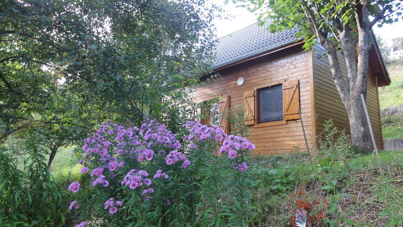 Chalet L'Alagnonnette à la campagne, hébergement pêche in Neussargues-Moissac, Région de Saint-Flour