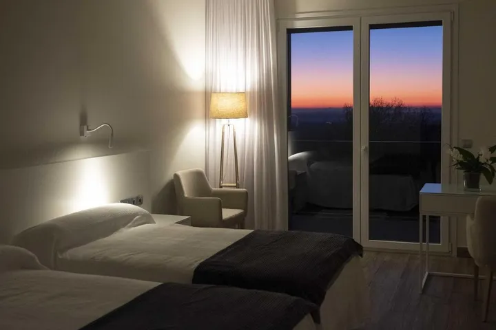 Hotel para 2 personas, con vistas además de vistas al lago y jardín - 1