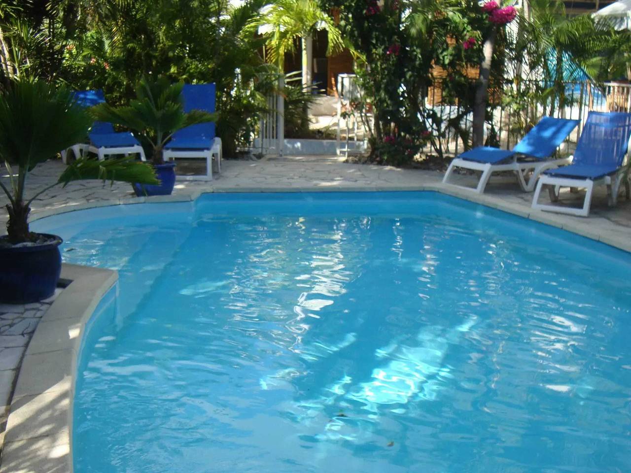 Apartamento entero, Apartamento luminoso con terraza y piscina en Le Gosier in Le Gosier, Guadalupe