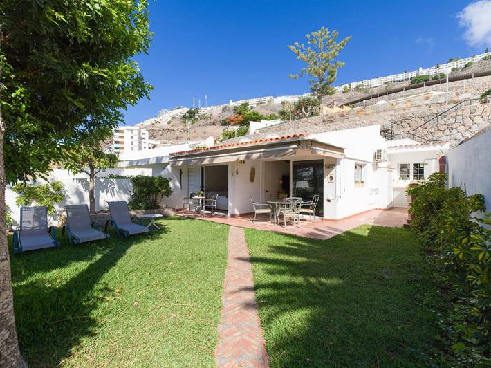 Bungalow para 4 personas, con Terraza además de Jardín y Piscina en Puerto Rico (Gran Canaria)