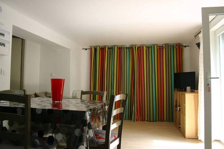 Appartement entier, Charmant studio tout confort au pied du massif du Madres in Campôme, Parc naturel régional des Pyrénées catalanes