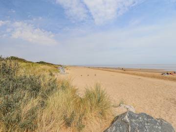 Log Cabin for 8 People in Skegness, Lincolnshire, Photo 1