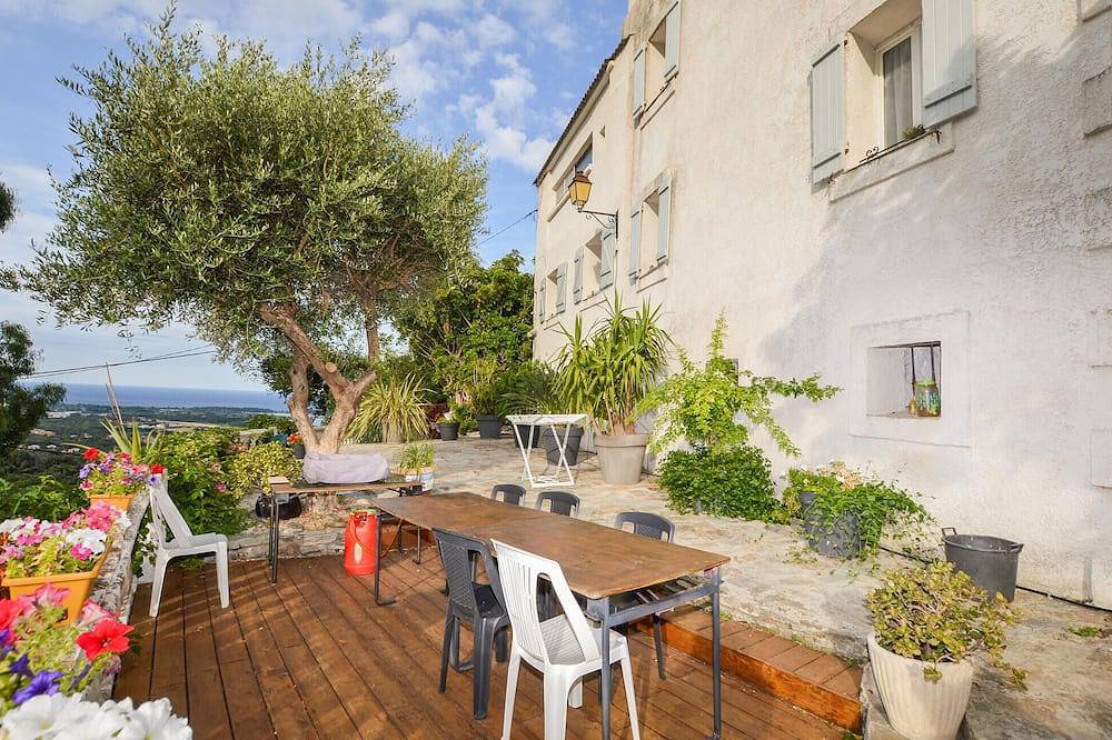 Beautiful home in Biguglia with sauna in Biguglia, Région de Bastia
